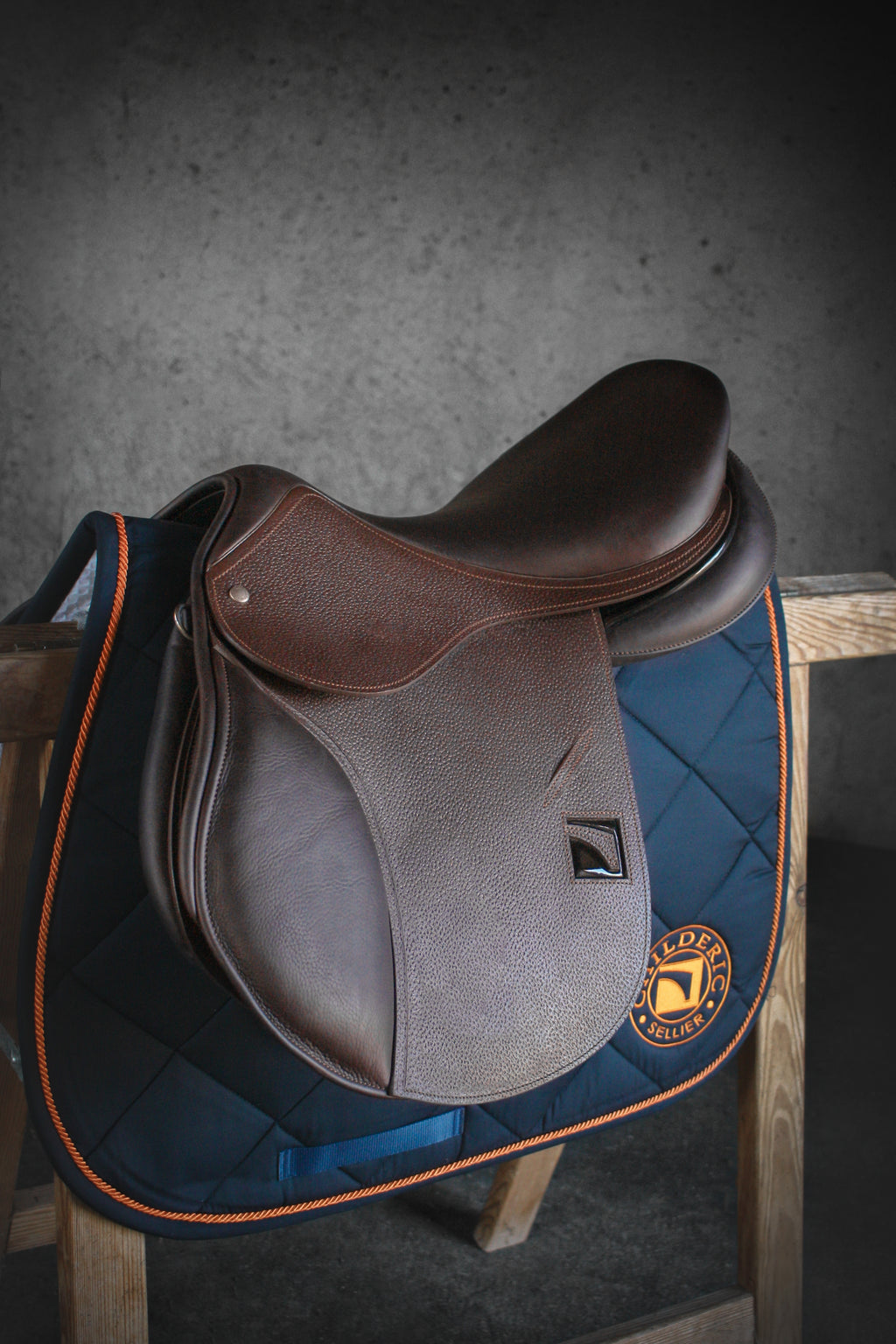 Childeric Jumping Saddle Pad Black-Navy/Orange