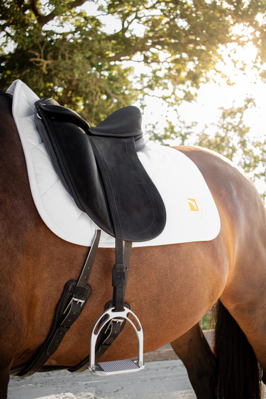 Childeric Dressage Saddle Pad White/Orange